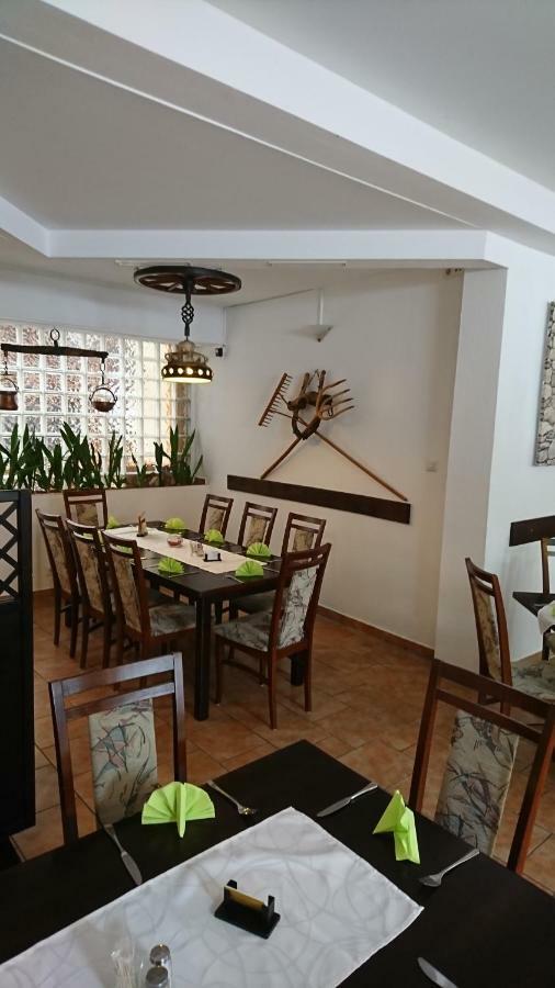 Restaurant Rosengarten 네우루핀 외부 사진
